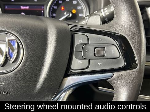 Used 2023 Buick Enclave Essence image 10