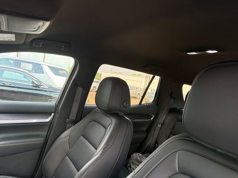 Used 2026 GMC Terrain Elevation w/ Elevation Premium Package FWD image 2