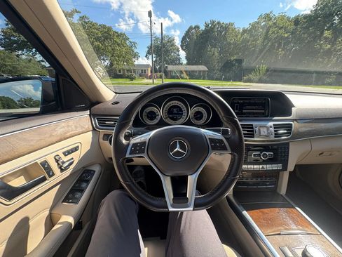 Used 2014 Mercedes-Benz E 350 Sedan w/ Premium 1 Package image 27