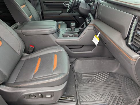 Used 2024 GMC Sierra 1500 AT4 w/ Technology Package image 28