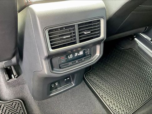 New 2026 Volkswagen Atlas Peak Edition AWD/4WD image 18