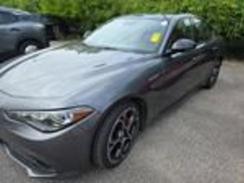 Used 2024 Alfa Romeo Giulia Veloce AWD/4WD image 6