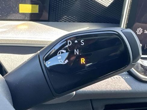 New 2026 Volkswagen Tiguan SE R-Line FWD image 23