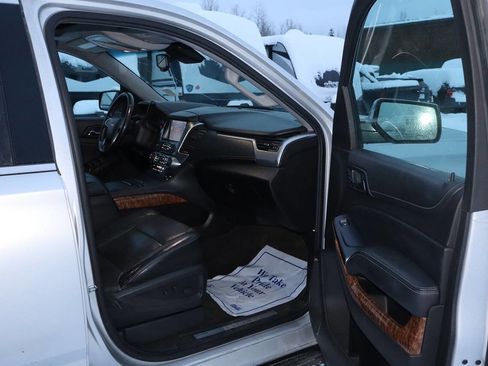Used 2015 Chevrolet Suburban LTZ image 19