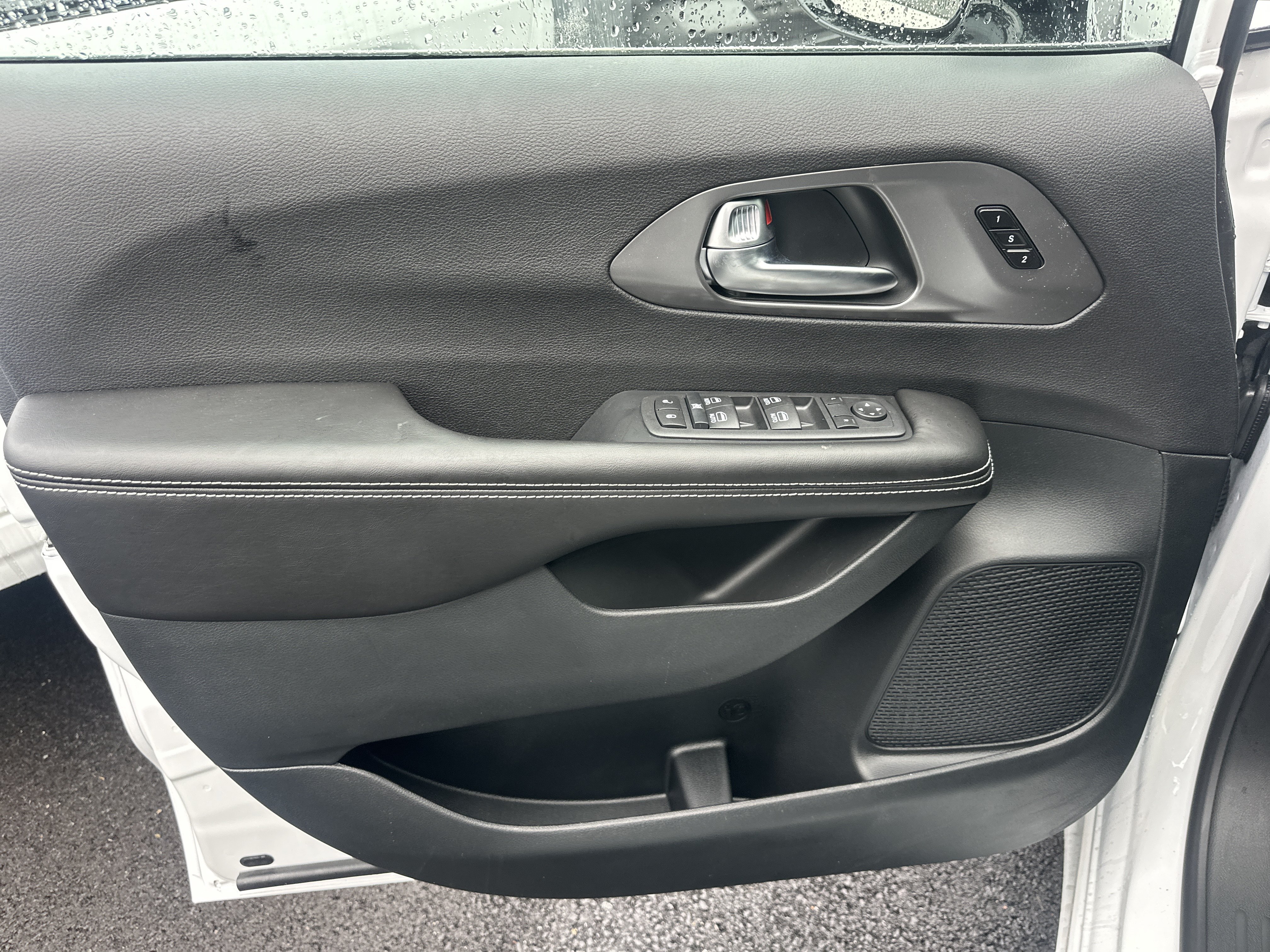 New 2026 Chrysler Pacifica Select AWD/4WD image 23
