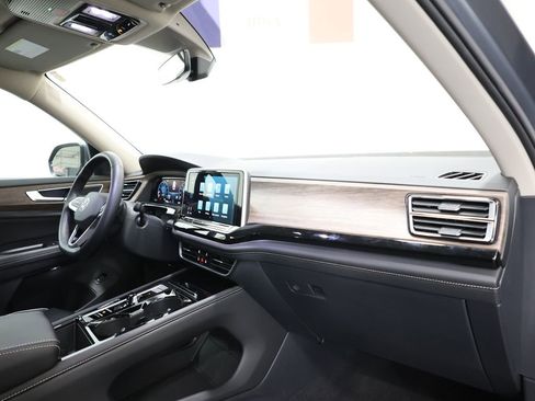 Used 2025 Volkswagen Atlas SEL Premium R-Line AWD/4WD image 23