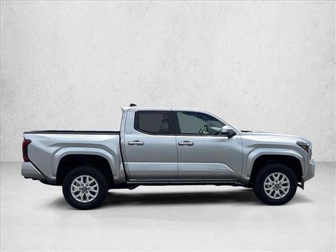 Certified 2026 Toyota Tacoma SR5 AWD/4WD image 4