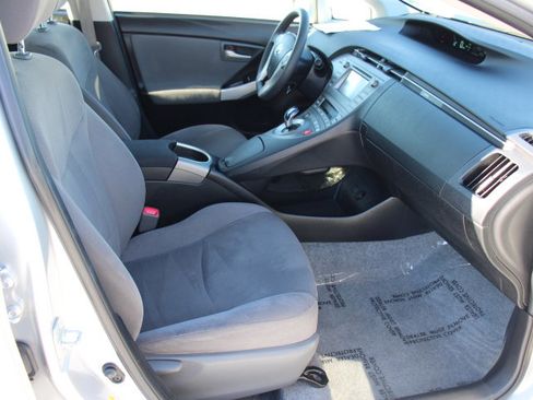 Used 2013 Toyota Prius Two image 18