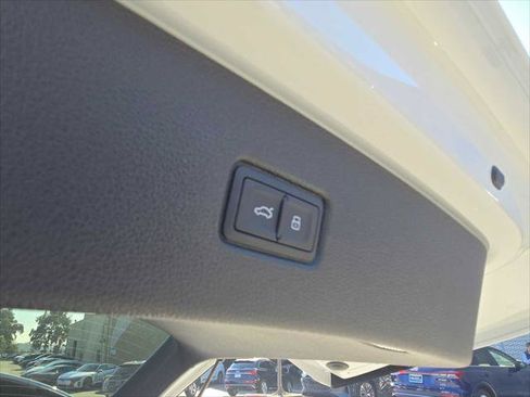 New 2026 Audi Q7 2.0T Premium image 18