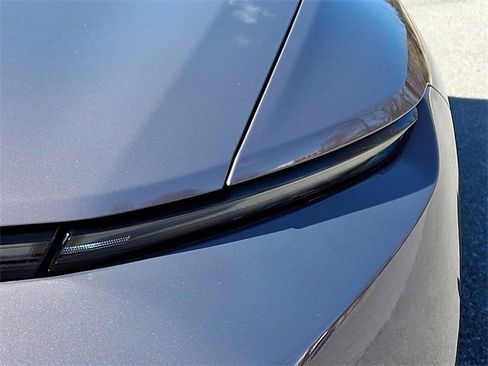 Used 2024 Chevrolet Equinox EV LT image 9