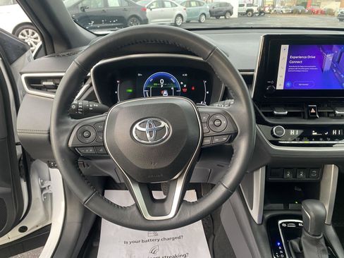 Used 2024 Toyota Corolla Cross AWD Hybrid w/ Convenience Package image 17