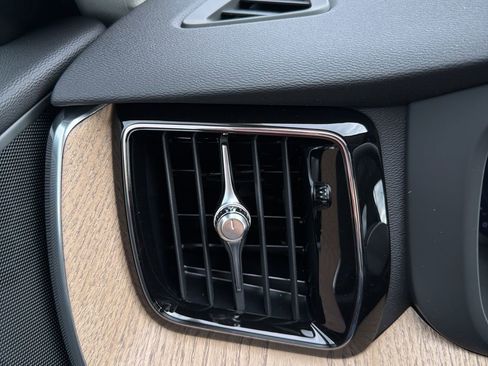 New 2026 Volvo XC60 B5 Plus w/ Climate Package image 55