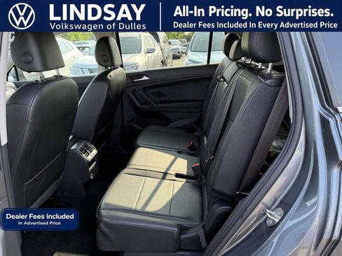 Used 2018 Volkswagen Tiguan SE FWD image 15