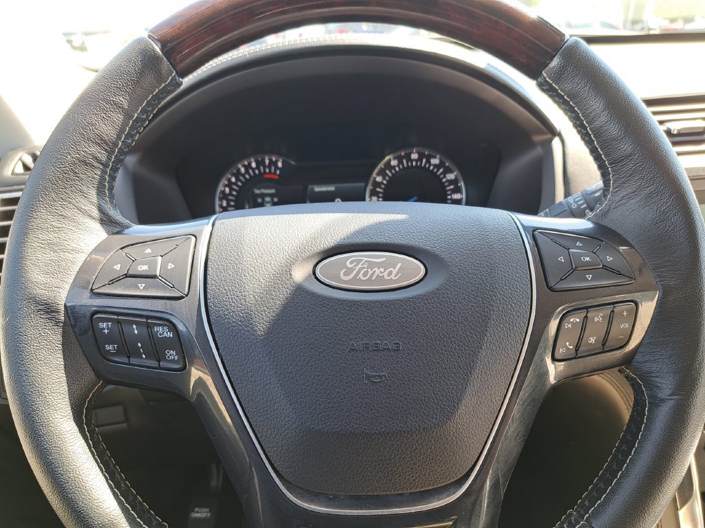 Used 2018 Ford Explorer Platinum AWD/4WD image 15