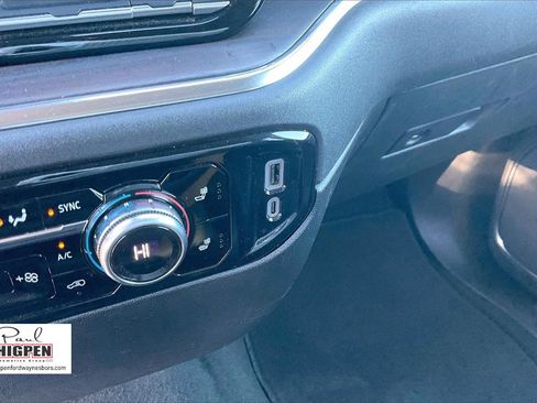 Used 2025 GMC Sierra 1500 SLT image 32