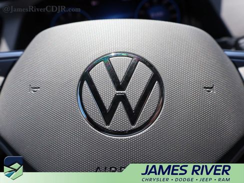 Used 2024 Volkswagen Atlas Cross Sport SE FWD image 27