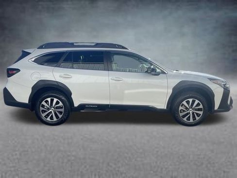 Used 2024 Subaru Outback Premium image 4