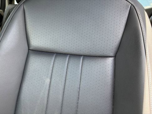 Used 2023 Volkswagen Tiguan SE FWD image 12