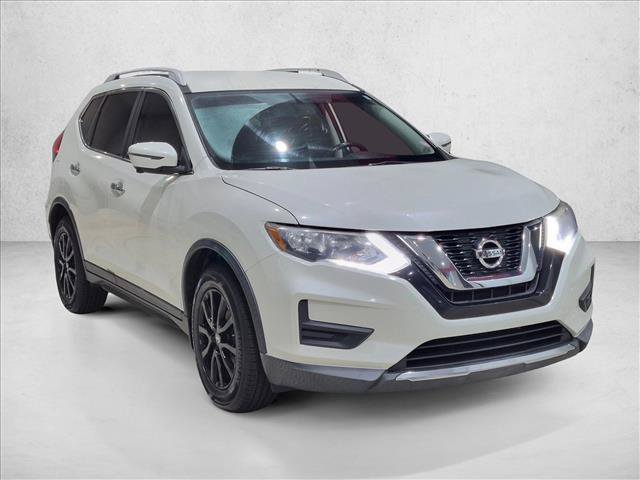 Used 2017 Nissan Rogue SV w/ SV Premium Package FWD image 3