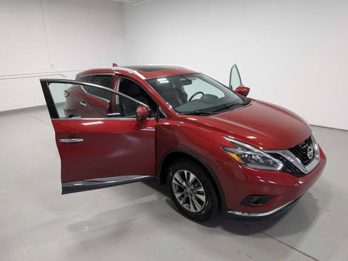 Used 2018 Nissan Murano SL w/ Moonroof Package AWD/4WD image 16