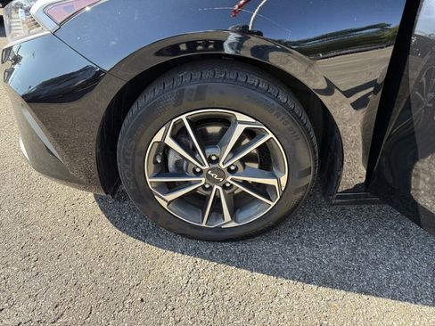 Used 2023 Kia Forte LXS w/ LXS Technology Package image 28