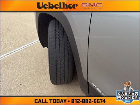Used 2024 GMC Terrain SLE AWD/4WD image 20