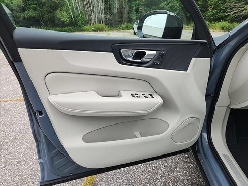 Certified 2024 Volvo XC60 B5 Core AWD/4WD image 24