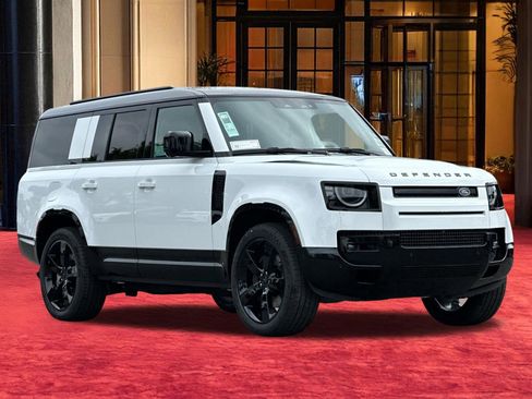 New 2026 Land Rover Defender 130 X-Dynamic SE image 7