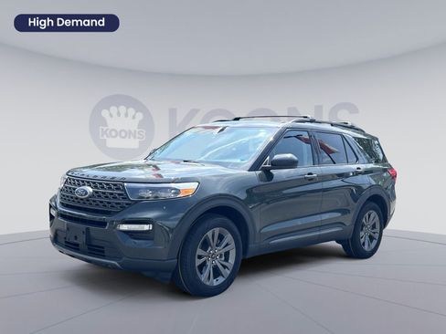 Used 2024 Ford Explorer XLT w/ Equipment Group 202A AWD/4WD image 1
