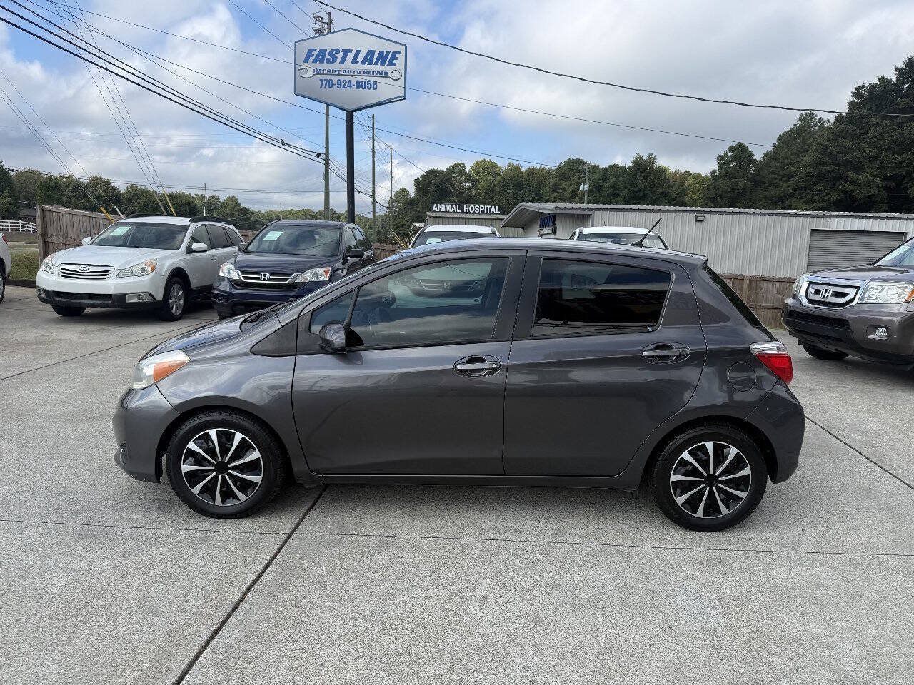 Used 2014 Toyota Yaris LE FWD image 4