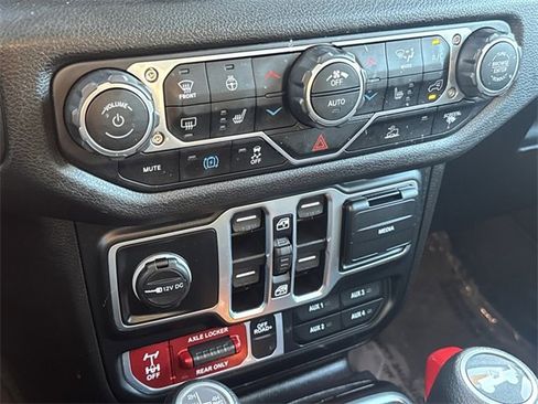 Used 2024 Jeep Wrangler Unlimited image 24