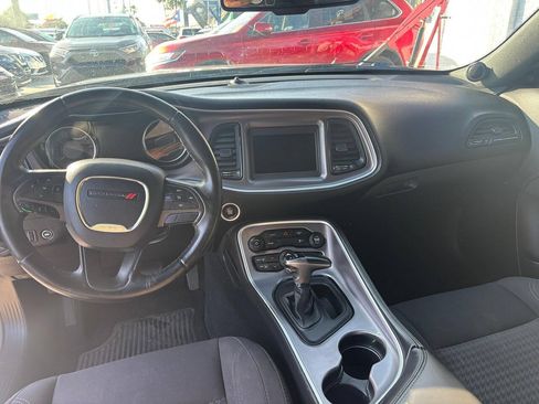 Used 2019 Dodge Challenger SXT RWD image 4