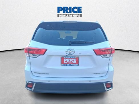 Used 2017 Toyota Highlander Limited AWD/4WD image 7