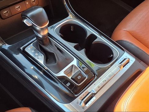 Used 2022 Kia Carnival SX Prestige image 17