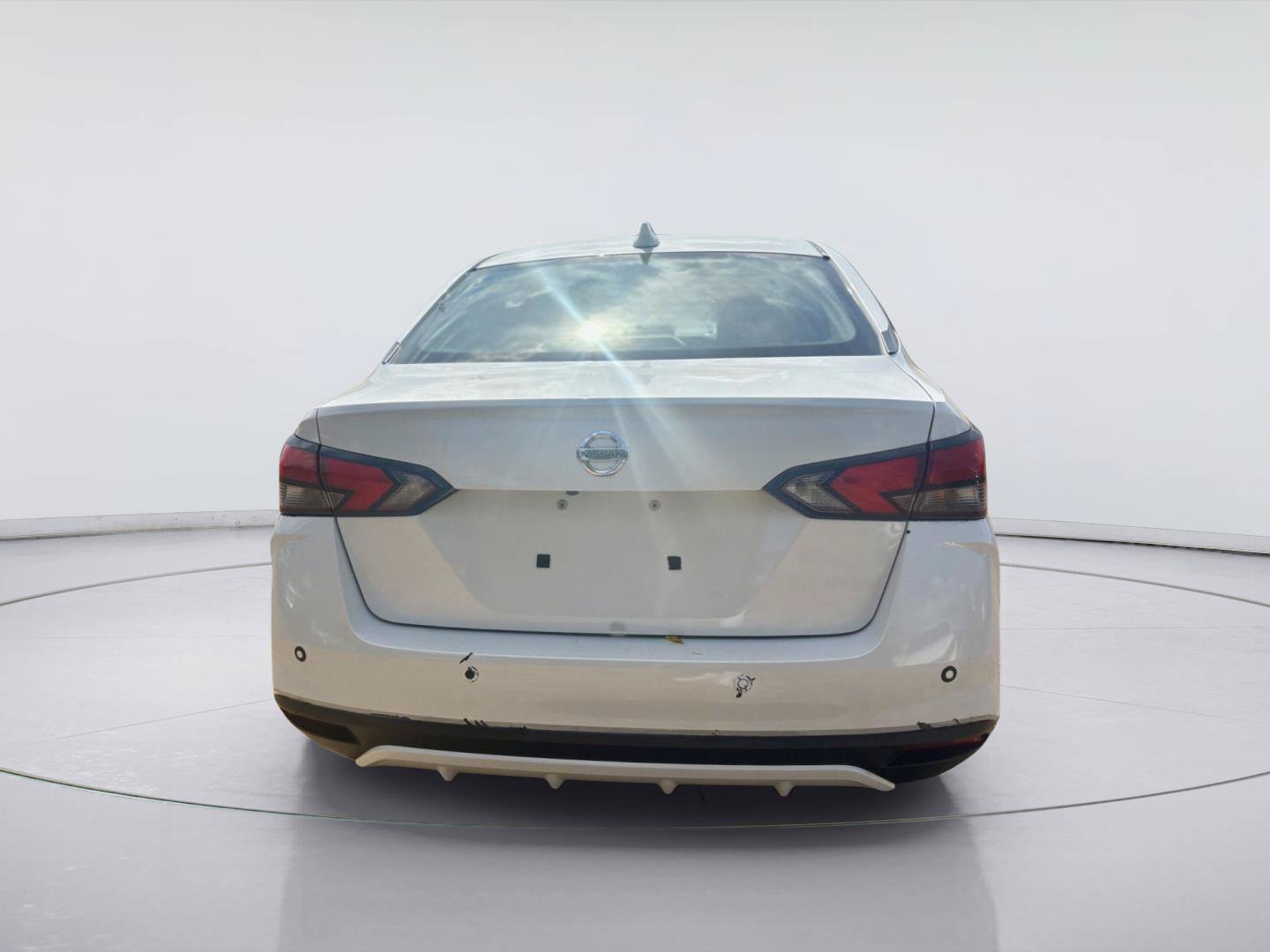 Used 2022 Nissan Versa SV FWD image 4
