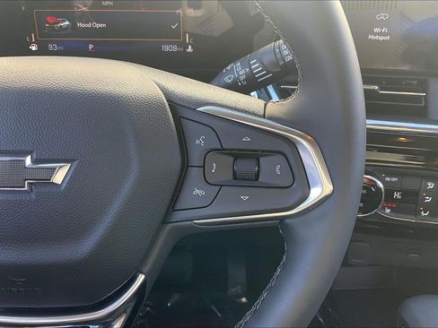 Used 2025 Chevrolet Trax ACTIV image 24