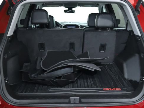 Used 2023 GMC Terrain SLT image 31