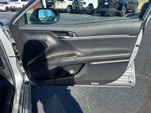 Used 2023 Toyota Camry XSE image 14