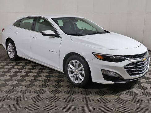 Used 2024 Chevrolet Malibu LT image 2