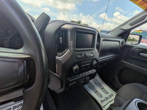 Used 2020 Chevrolet Silverado 1500 Custom w/ Custom Value Package AWD/4WD image 14