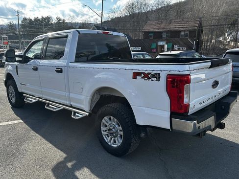 Used 2019 Ford F250 XLT w/ XLT Value Package image 3