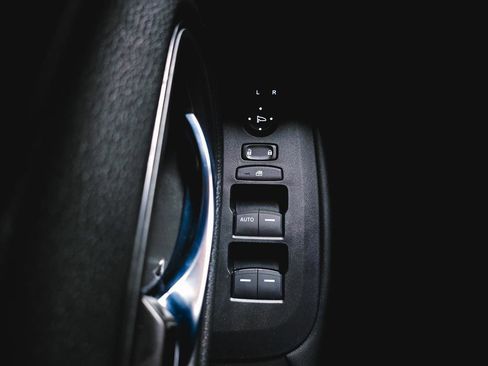 Used 2024 Honda HR-V LX image 9