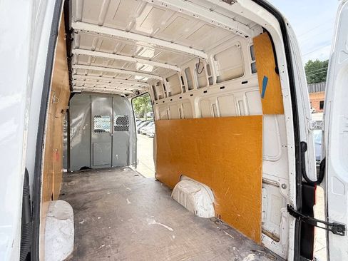 Used 2015 Mercedes-Benz Sprinter 2500 image 36