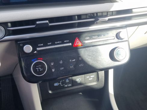 Used 2025 Hyundai Tucson Limited FWD image 32