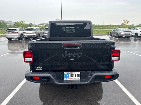 Used 2021 Jeep Gladiator Sport AWD/4WD image 5