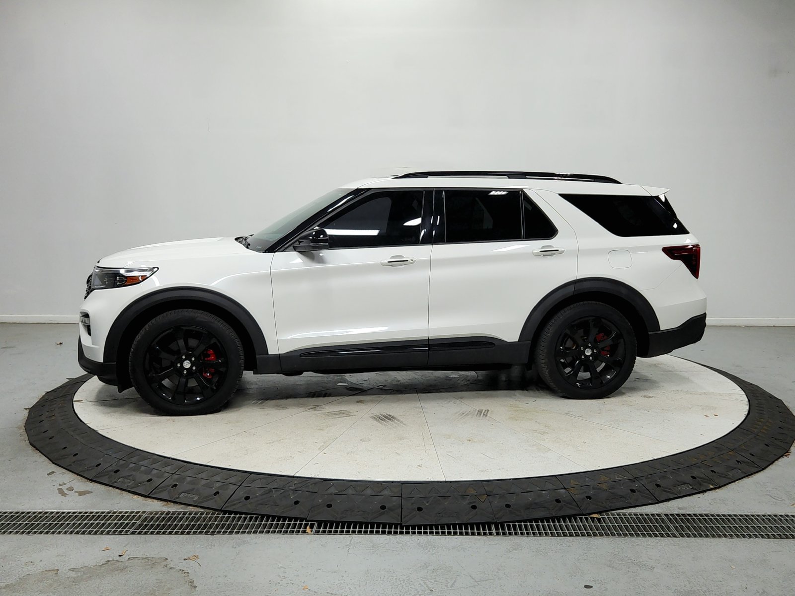 Used 2020 Ford Explorer ST w/ ST Street Pack AWD/4WD image 5