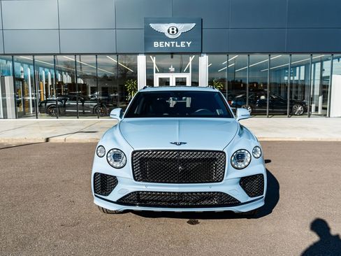 Certified 2022 Bentley Bentayga V8 image 19