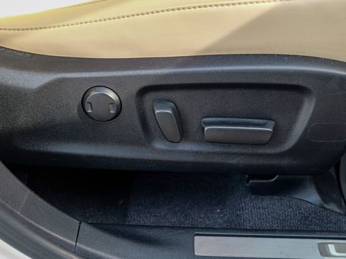 Used 2022 Lexus RX 350L Premium w/ Premium Package image 39