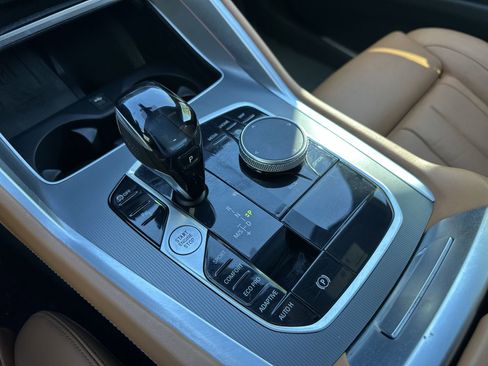 Used 2021 BMW X6 sDrive40i w/ M Sport Package image 31