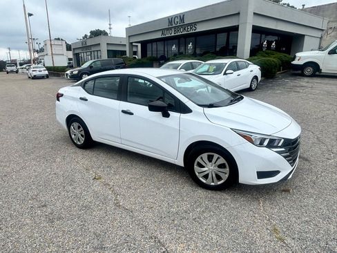 Used 2023 Nissan Versa S FWD image 32